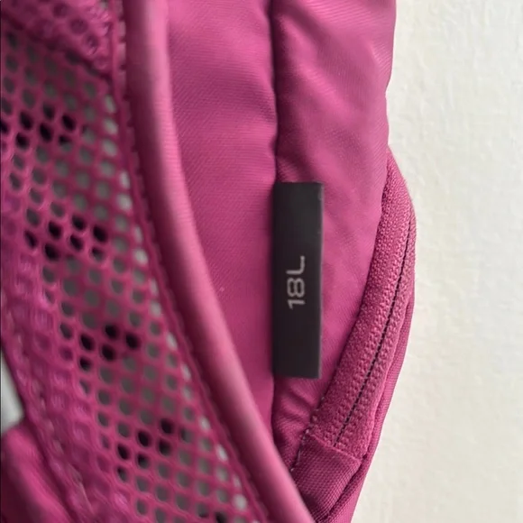 Osprey Axis Backpack in Deep Plum - Picture 9 of 14